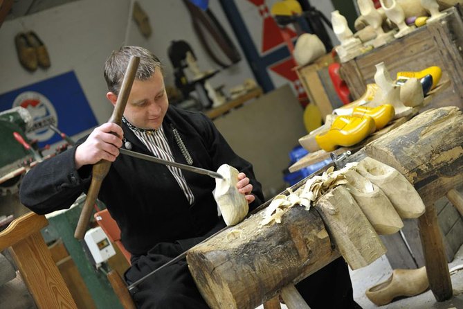 Private Workshop for Wooden Shoe Making in Simonehoeve - How to fit it into an Amsterdam day without stress