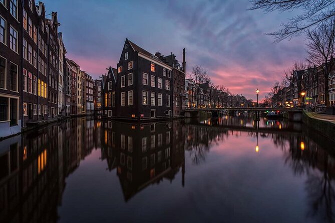 Red Light District private tour with a local - Meet your guide and what the 90-minute route really feels like