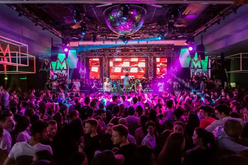Rockstar for an hour: VIP DJ workshop in a real club - Who this workshop is best for