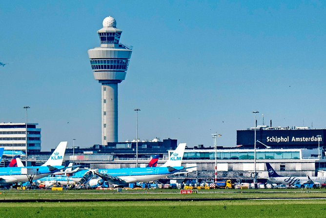 Roundtrip Transfer Schiphol - Amsterdam - VIP Meet-and-Greet Style Between Schiphol and Amsterdam