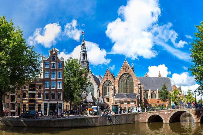 Secrets of Amsterdam Walking Tour plus Dutch Sweets Tasting - Spui square: book-market energy and the Miracle of Amsterdam idea