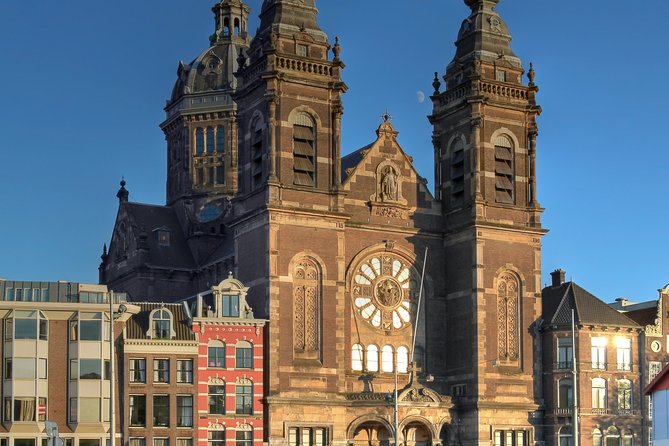 Self-Guided Audio Tour of The Red Light District - A 17th-century house with a hidden church upstairs
