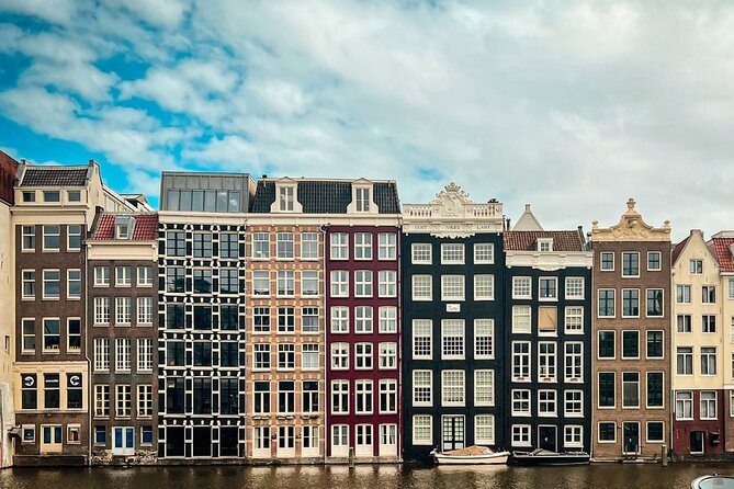 Small Group Walking Tour - Hello Amsterdam - What to expect on the ground: timing, pace, and group size