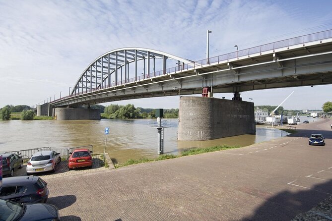 Small group WWII Tour: Nazi concentration Camp & Battle of Arnhem - Airborne Museum at Hartenstein: Stories Told Through Objects