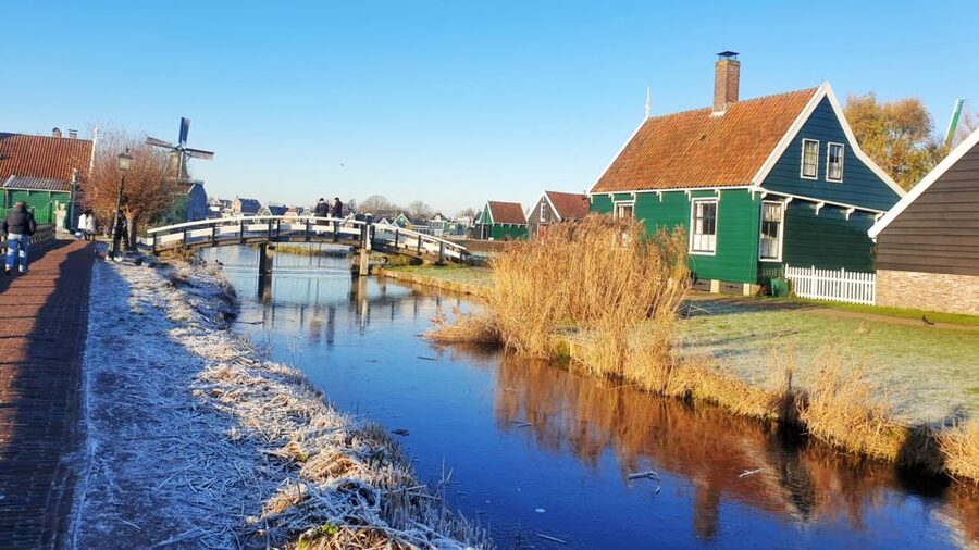 Small Group Zaanse Schans & Volendam Tour w/ Hotel Pick up - Your Guide and 9-Seater Van: Why Small-Group Works