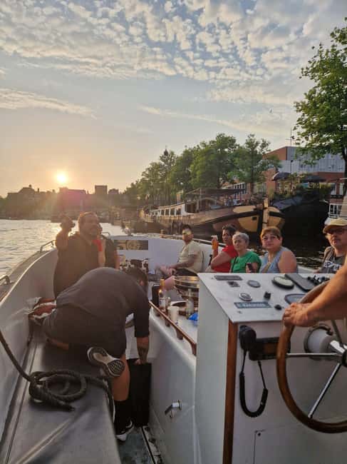Smoke & Boat Amsterdam - The Official 420 Canal Cruise - Finding Leidsekade 98 (and grabbing snacks at Albert Heijn fast)
