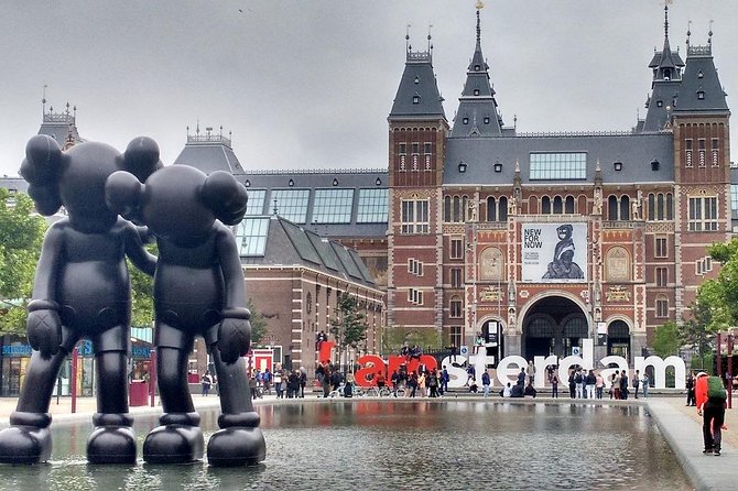 Taxi from a hotel in Amsterdam to the cruise port in Amsterdam - Comfort, privacy, and safety: what you get that a taxi might not