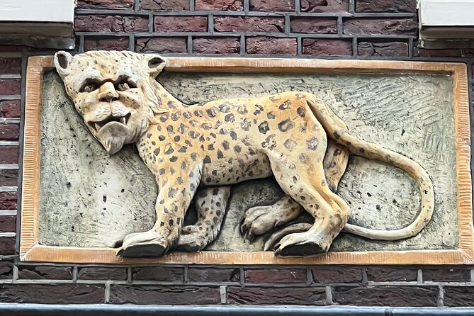 The Red Light District Now & during the Dutch Golden Age - A 2-hour walk that ties De Wallen to Amsterdam’s Golden Age