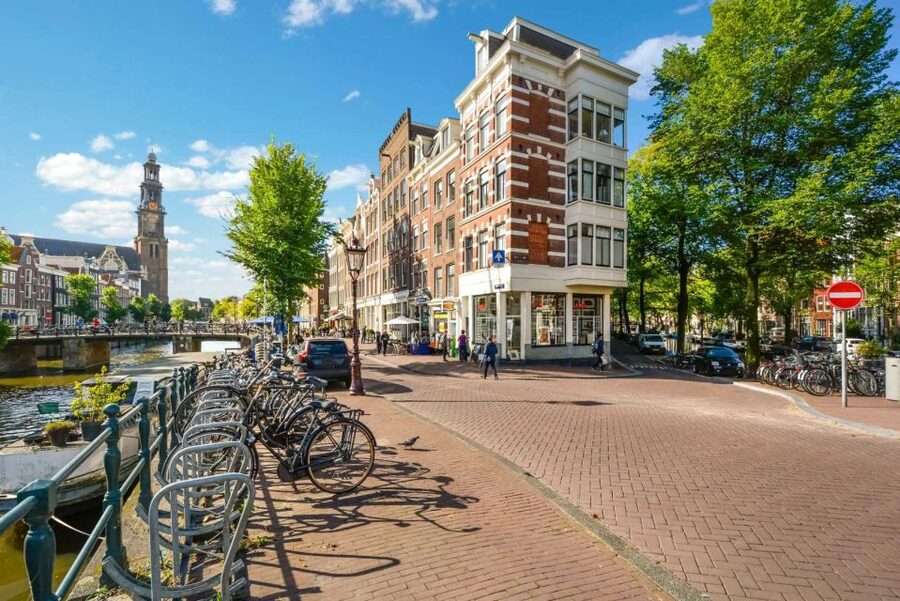 The True Story of Anne Frank's Diary Private Guided Tour - Walking the former Jewish Quarter: how the guide makes the streets readable