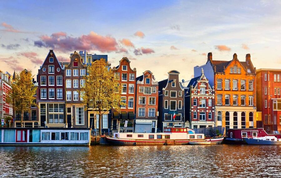 The True Story of Anne Frank's Diary Private Guided Tour - Logistics that actually affect your day