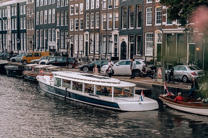 The Ultimate Amsterdam Canal Cruise - 2hr - Small Group with Drinks & Snacks - What open bar and snacks really add to the experience