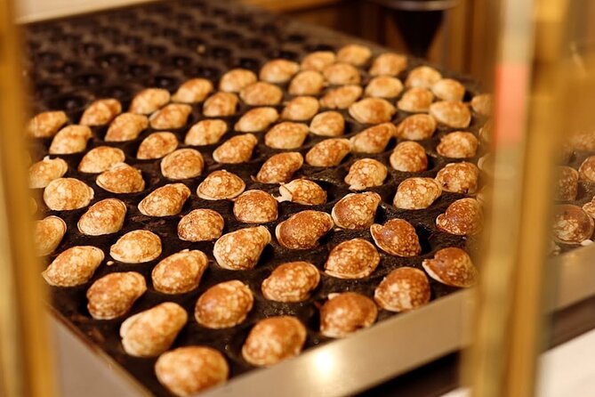 Top 10 Tastes of Amsterdam: Guided Walking Food Tour - Stop 6: 9 Little Streets (Negen Straatjes) and artisan cookies