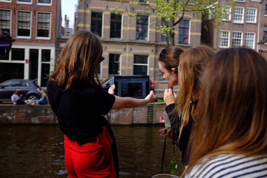 True Crime Tour Amsterdam: Explore the Dark Side of the City - Stops and scenes: what each part of the walk feels like
