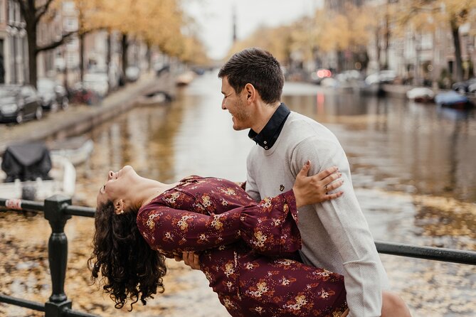 Vacation Photoshoot & Tour in Amsterdam - What happens during the shoot: pace, coaching, and photo variety