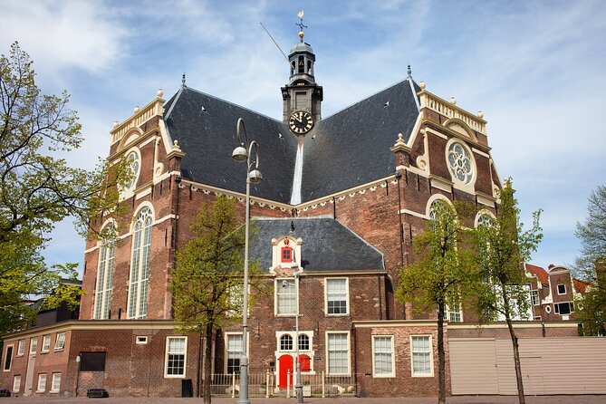 Van Gogh and Rembrandt Immersive Experience Entry Amsterdam - The show format: Van Gogh’s letters, Rembrandt’s influence, and 360° light-and-sound