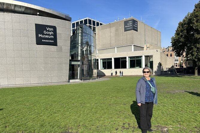 Van Gogh Museum Ticket with Audio Guide and Unlimited Access Time - Crowds, security, and the bag rules you should know
