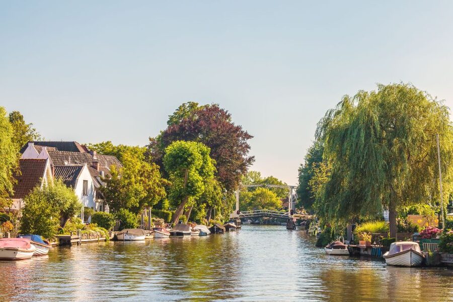 Vecht River: Full-day Cruise with Lunch - Why the Vecht River feels different from Amsterdam