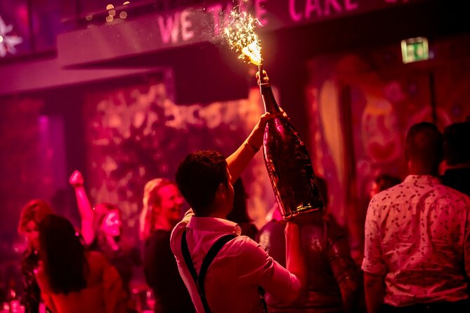 VEGAS Dazzling Variety Dinner Show in Amsterdam - Dinner timing reality check: what to expect if the kitchen runs behind
