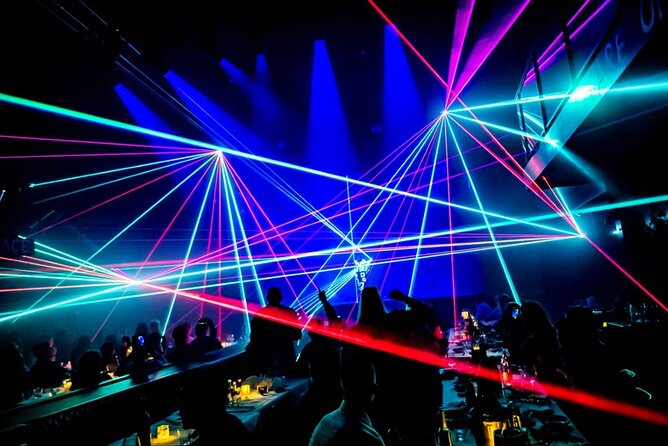 VEGAS Dazzling Variety Dinner Show in Amsterdam - Should you book it? My honest call
