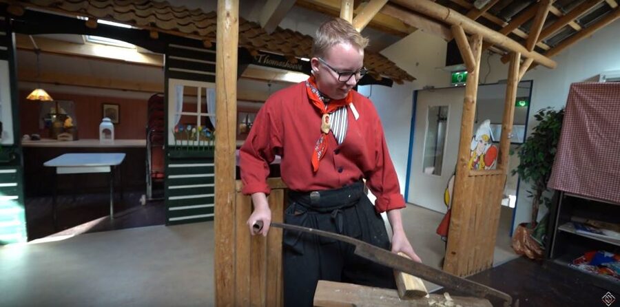 Volendam: 2-Hour Clogmaking Workshop and Cheese Tour - Why this Volendam workshop pairs clogs and cheese so well