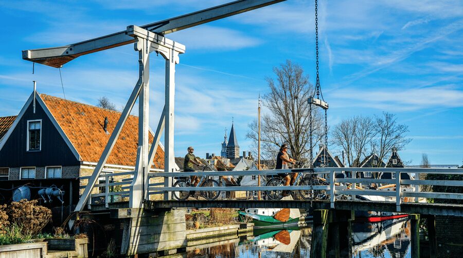 Volendam: Bike Rental including Highlights-Routes - Key highlights before you pedal out