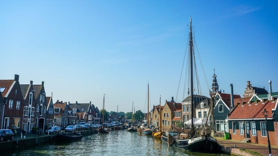 Volendam: Bike Rental including Highlights-Routes - Safety rules on Dutch bike paths (and how to stay out of trouble)