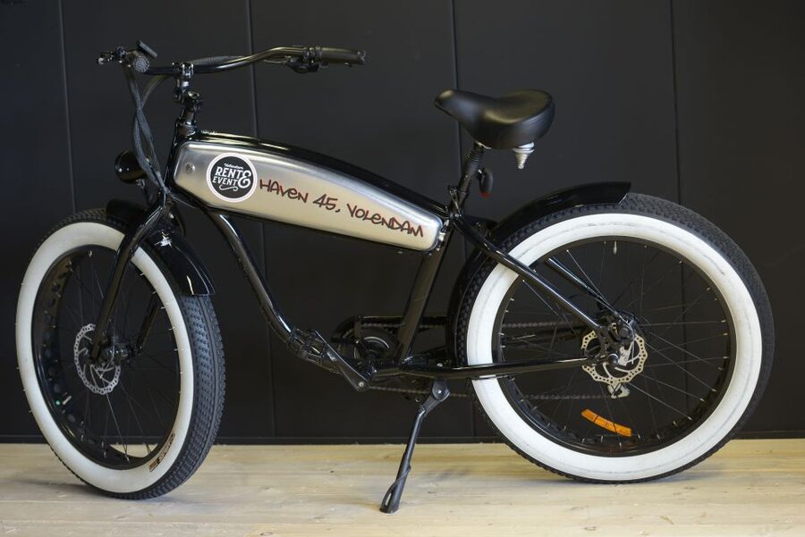 Volendam: E-Fatbike Rental - Why Volendam and the dikes work so well on an e-fatbike