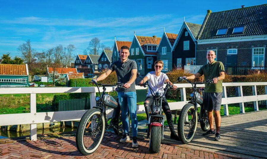 Volendam: E-Fatbike Rental - Optional Marken: the 10 km dike, bridges over canals, and the boat back