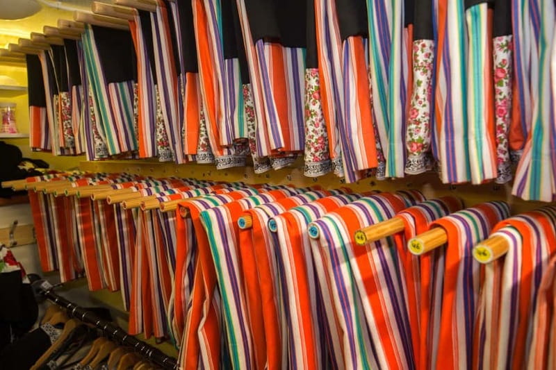 Volendam: Photo in Traditional Dutch Costume - The Costume Moment: What You Actually Put On