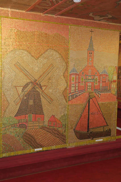 Volendam: Volendams Museum Entry Ticket - Fishing-village life you can actually picture
