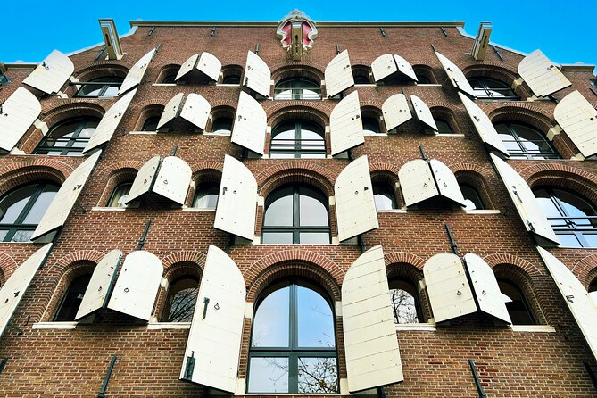Walking Tour about Golden Age Architecture, private local guide - Huis Bartolotti and the canal-belt “money look”