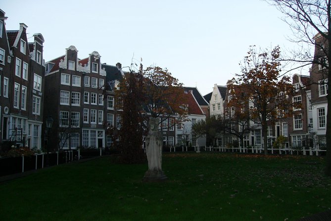 Walking tour of 2 hours of the highlights of Amsterdam - Nieuwmarkt: Waag, Trade-Era Landmarks, and Quick Context