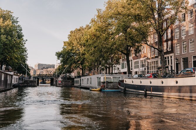 Winter Canal Cruise in Amsterdam - Licensed Guide Fun Facts, Plus Captains Like Stuart and John