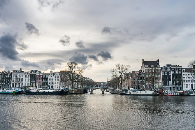 Winter Canal Cruise in Amsterdam - Meeting at Keizersgracht 106 and Showing Up on Time