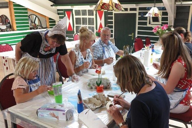 Wooden Shoes Painting Private Workshop in Simonehoeve - Wooden Shoes Painting at Simonehoeve: a creative break from city pace