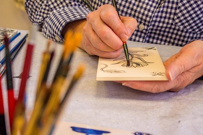 Workshop 'Paint your own Delft Blue Tile!' - A quick look at the experience