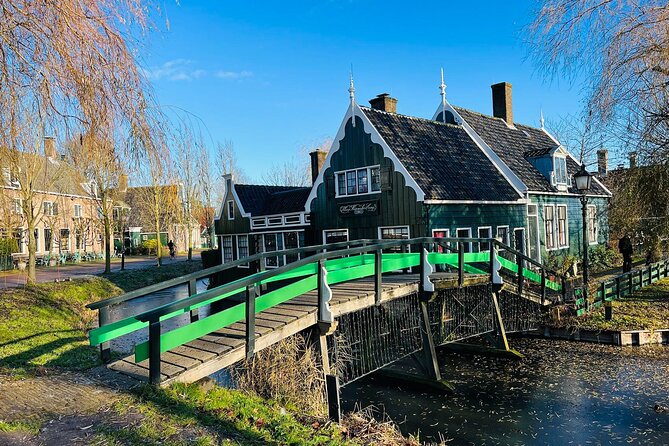 Zaanse Schans and Giethoorn Unique Day Trip with Boat Cruise - Zaanse Schans windmills plus cheese, clogs, and diamonds