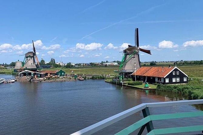 Zaanse Schans Giethoorn Private Tour from Amsterdam Canal Cruise - Pickup, Wi‑Fi, and a driver/host who does more than point