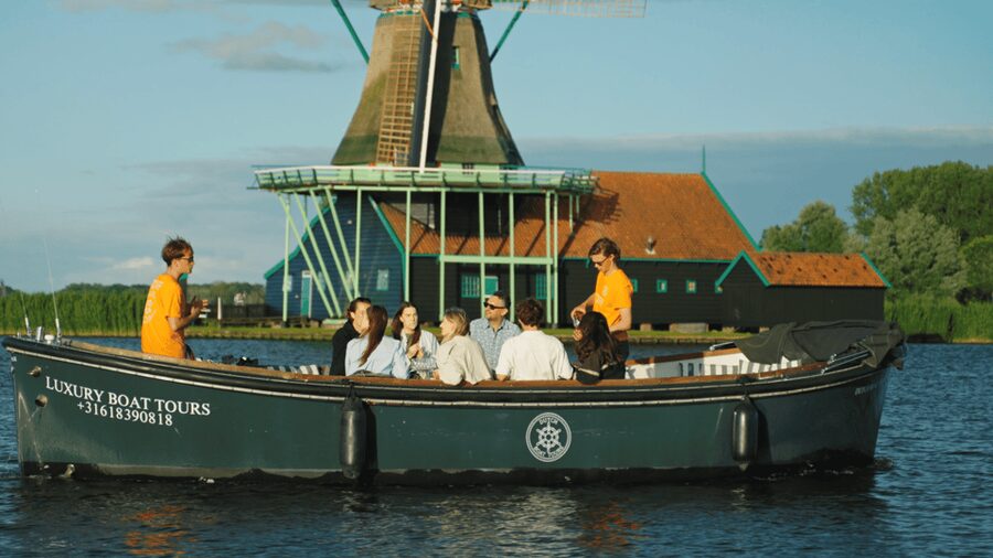 Zaanse Schans: Private Cruise + Live Guide, Optional Drinks - Who this tour fits best (and who might prefer something else)