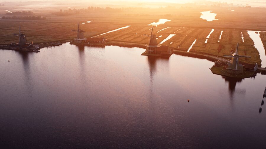 Zaanse Schans: Private Cruise + Live Guide, Optional Drinks - A smart way to plan your day in Zaanse Schans