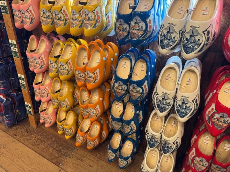 Zaanse Schans & Volendam Private Tour: Windmills and Cheese - Volendam: a fisherman village feel with time to actually browse