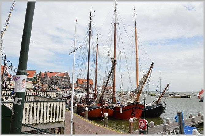 Zaanse Schans Windmills, cheese and clogs and Volendam tour from Amsterdam - Zaanse Schans Windmills: From Photo Spots to Inside Tickets
