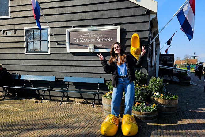 Zaanse Schans Windmills, Cheese and Volendam Tour from Amsterdam - Volendam Orientation Walk, Then Time to Roam