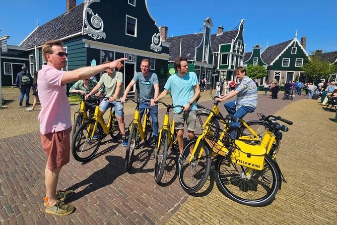 Zaanse Schans Windmills E Bike Day Trip from Amsterdam - Kissing Couple Photo Stops: Silly, Striking, Worth It