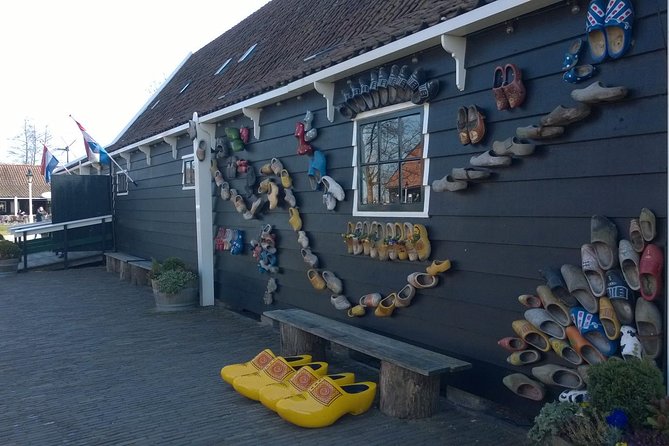 Zaanse Schans Windmills Private Tour from Amsterdam Airport - Stop-by-stop: what you’ll do in Zaanse Schans