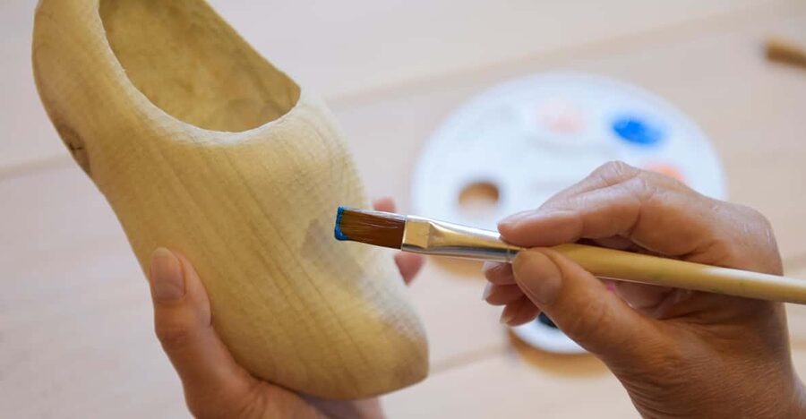 Zaanse Schans: Wooden Shoe Painting Workshop - Inside the Private Workshop: Pick Your Shoe and Start Painting